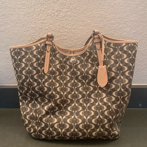 Coach Tote - Picture 1 of 5